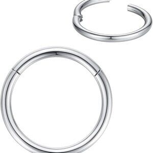 2 pieces of 6mm 14g clicker rings. Brand new